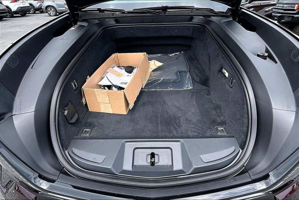 Certified 2025 Cadillac Escalade IQ Luxury 2 w/ LPO, Premium Carpet Package AWD/4WD image 31