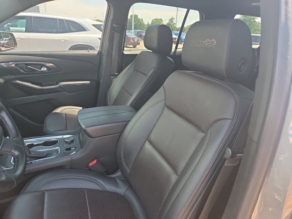 Used 2023 Chevrolet Traverse High Country w/ LPO, Floor Liner Package AWD/4WD image 16