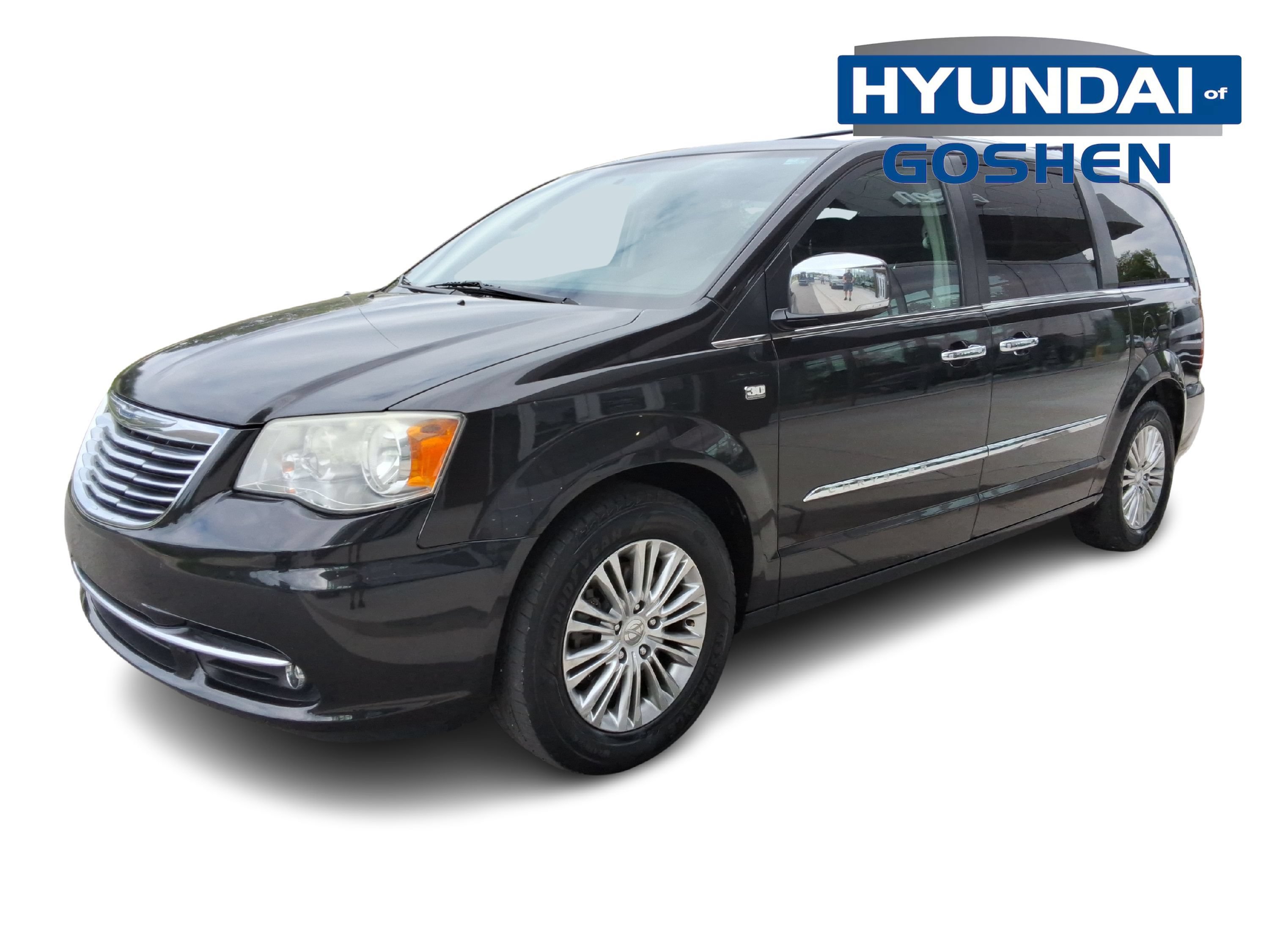 Used 2014 Chrysler Town & Country Touring-L FWD image 1
