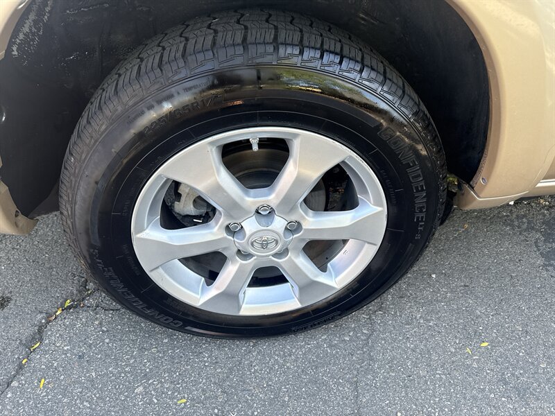 Used 2010 Toyota RAV4 Limited AWD/4WD image 11