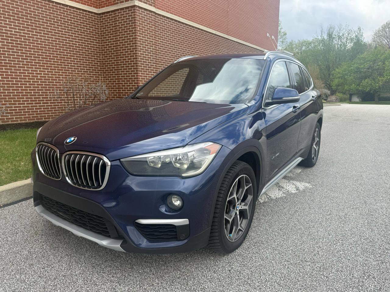 Used 2018 BMW X1 xDrive28i image 1