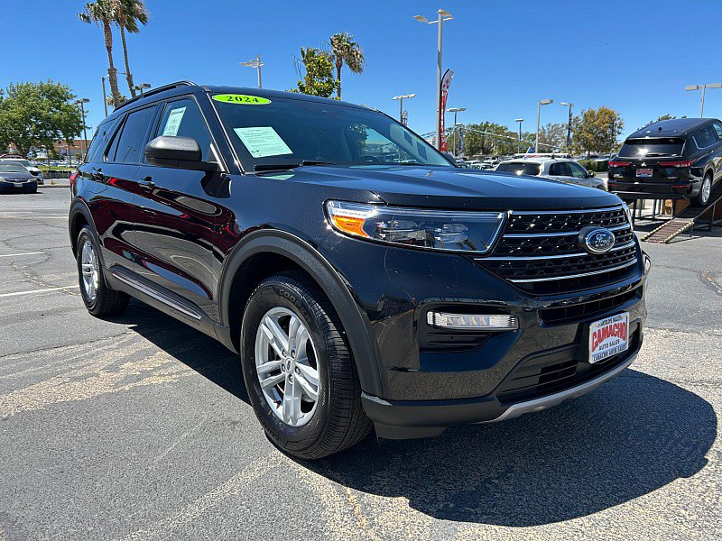 Used 2024 Ford Explorer XLT w/ Equipment Group 202A image 1