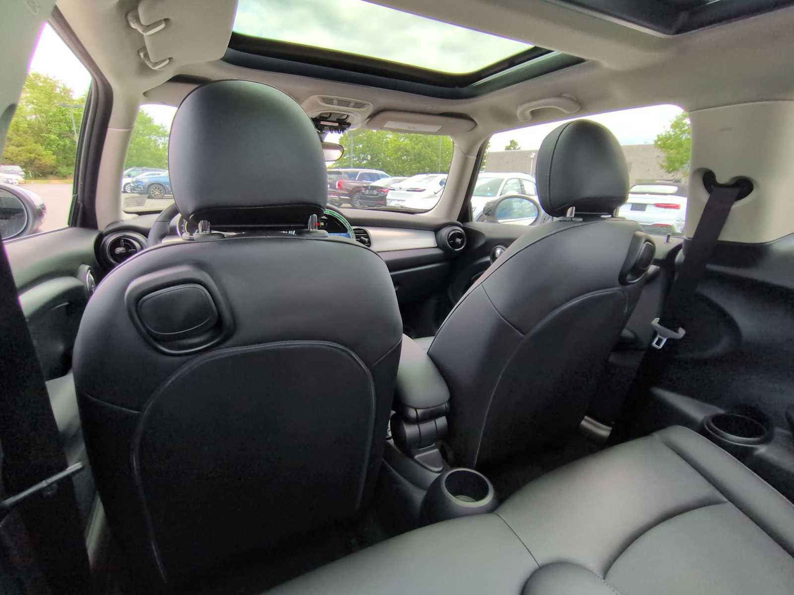 Used 2022 MINI Cooper 2-Door Hardtop FWD image 19