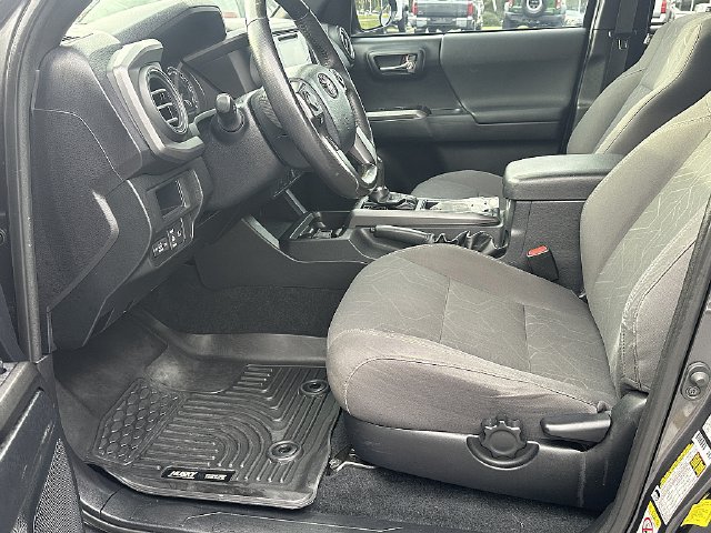 Used 2019 Toyota Tacoma TRD Sport RWD image 18