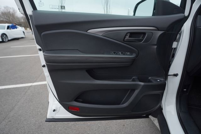 Used 2025 Honda Ridgeline Sport+ image 13