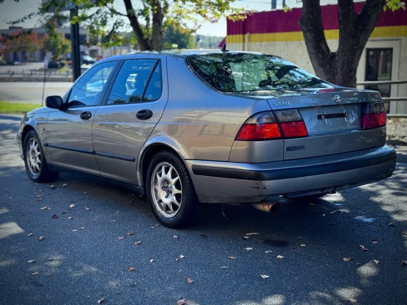 Used 2001 Saab 9-5 2.3T FWD image 5