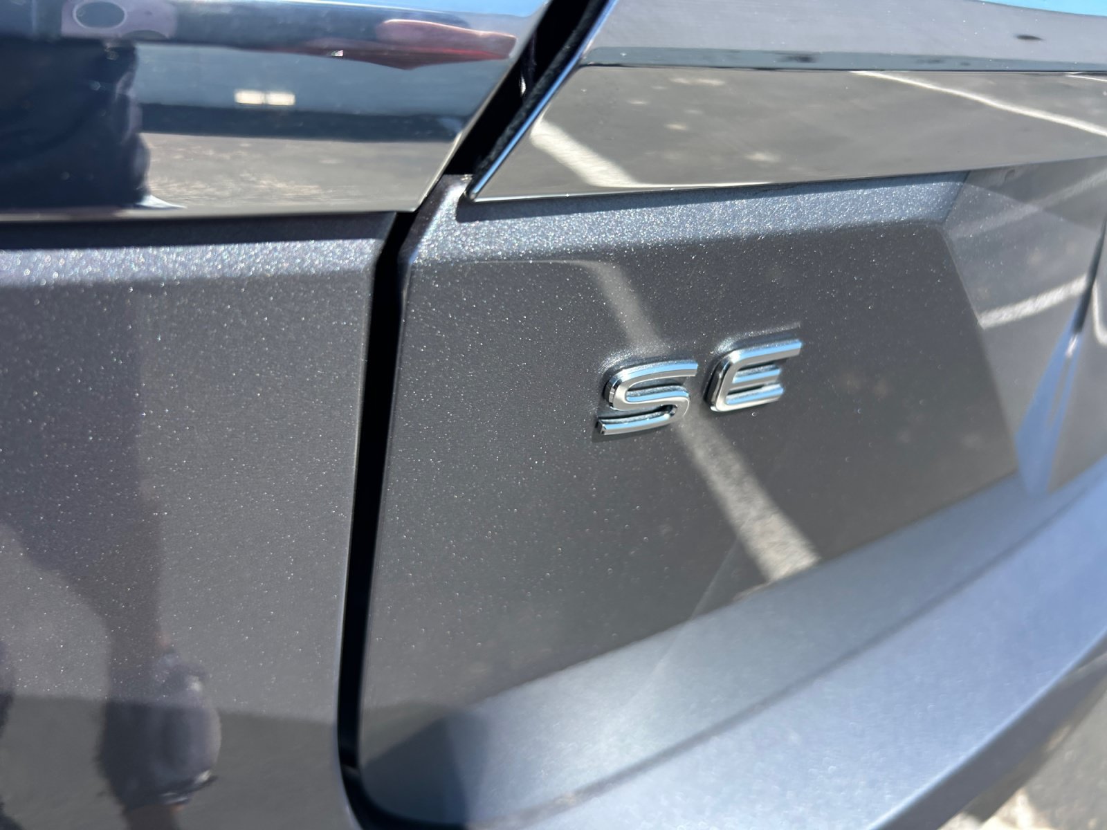 Used 2024 Volkswagen Atlas SE FWD image 23