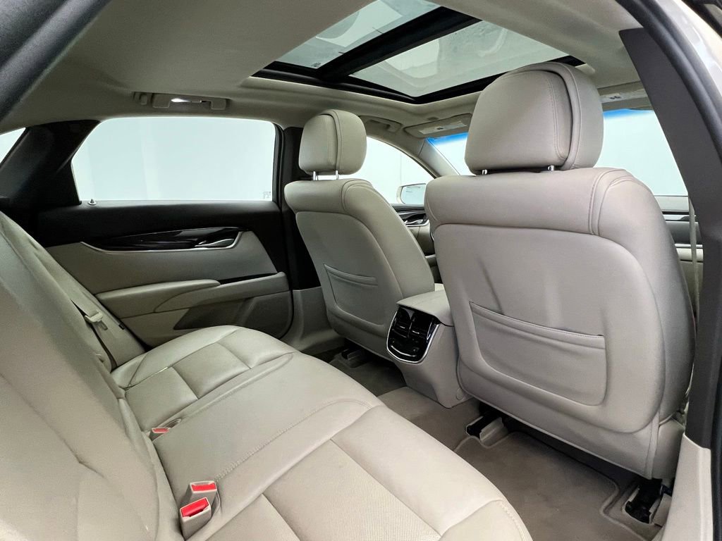 Used 2014 Cadillac XTS Luxury FWD image 10