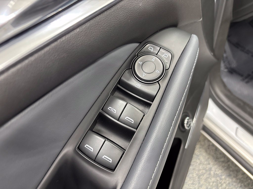 Used 2023 Buick Enclave Essence w/ Experience Buick Package AWD/4WD image 35
