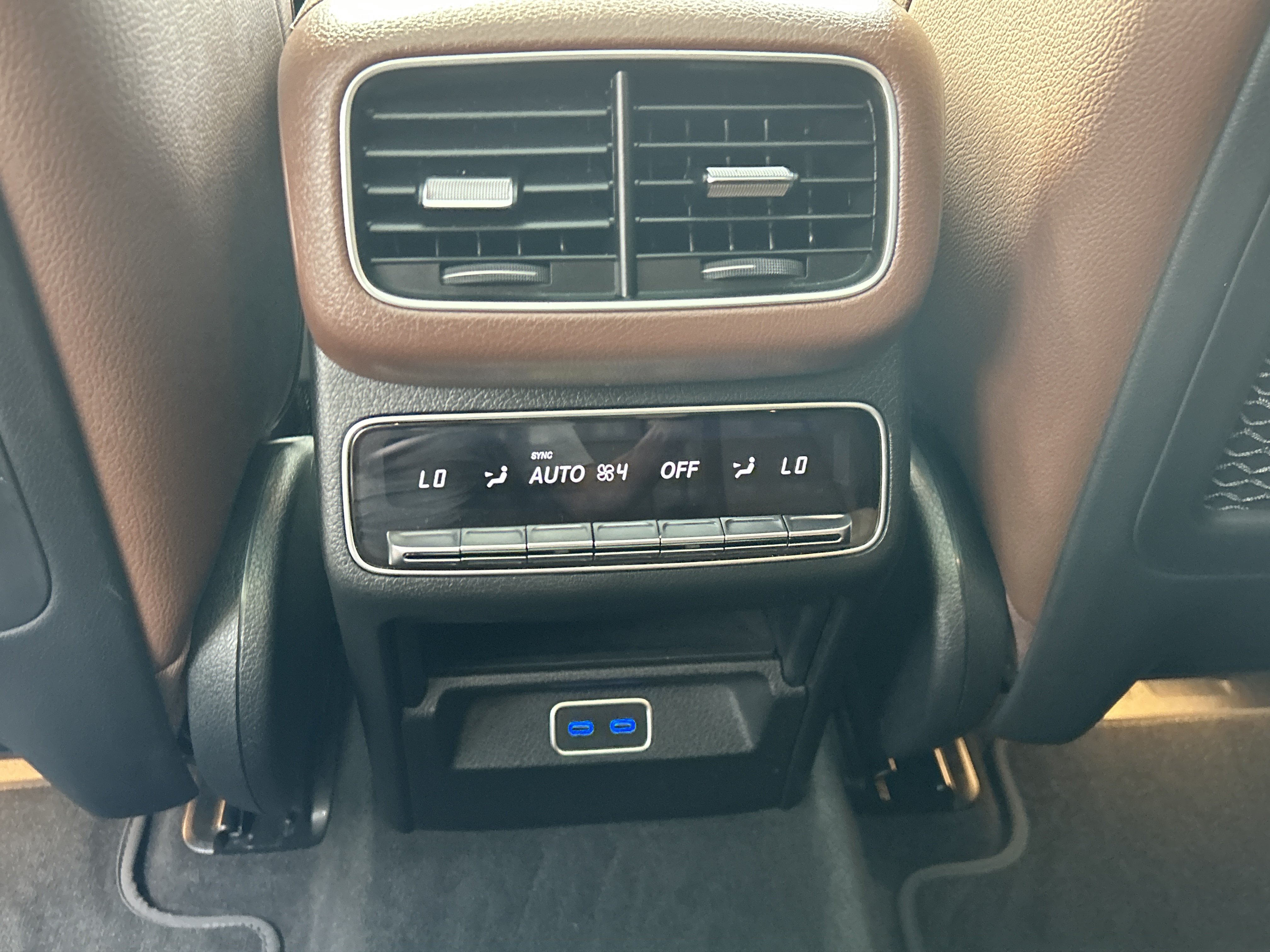 Certified 2024 Mercedes-Benz GLS 450 4MATIC image 43