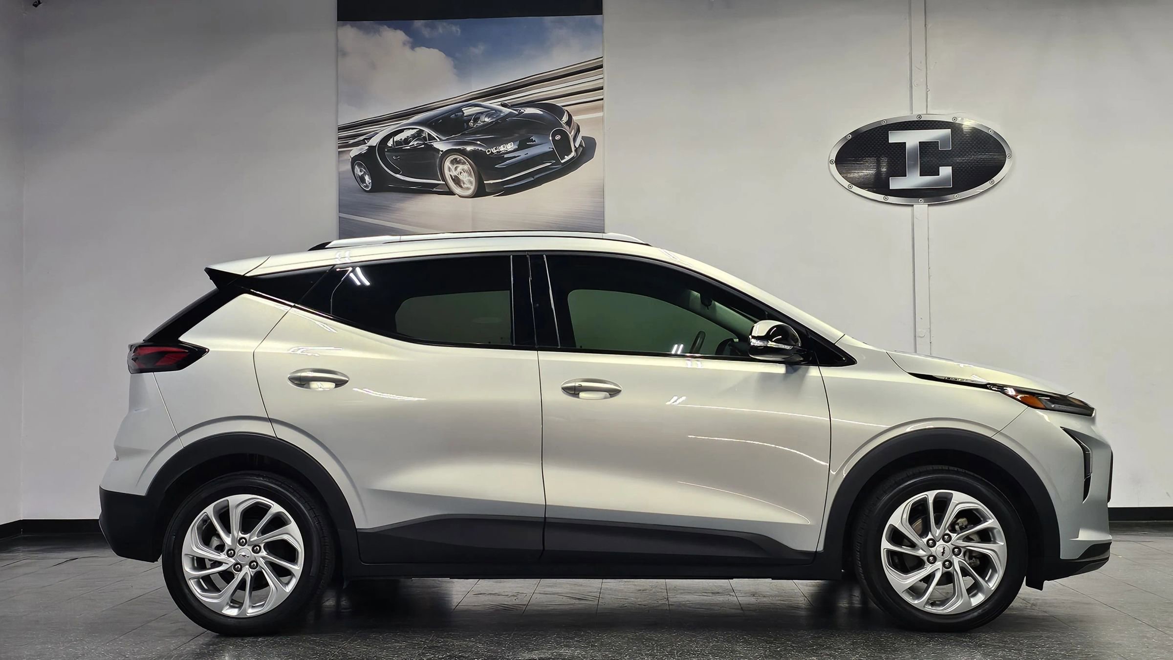 Used 2023 Chevrolet Bolt EUV LT w/ Driver Confidence Package image 24