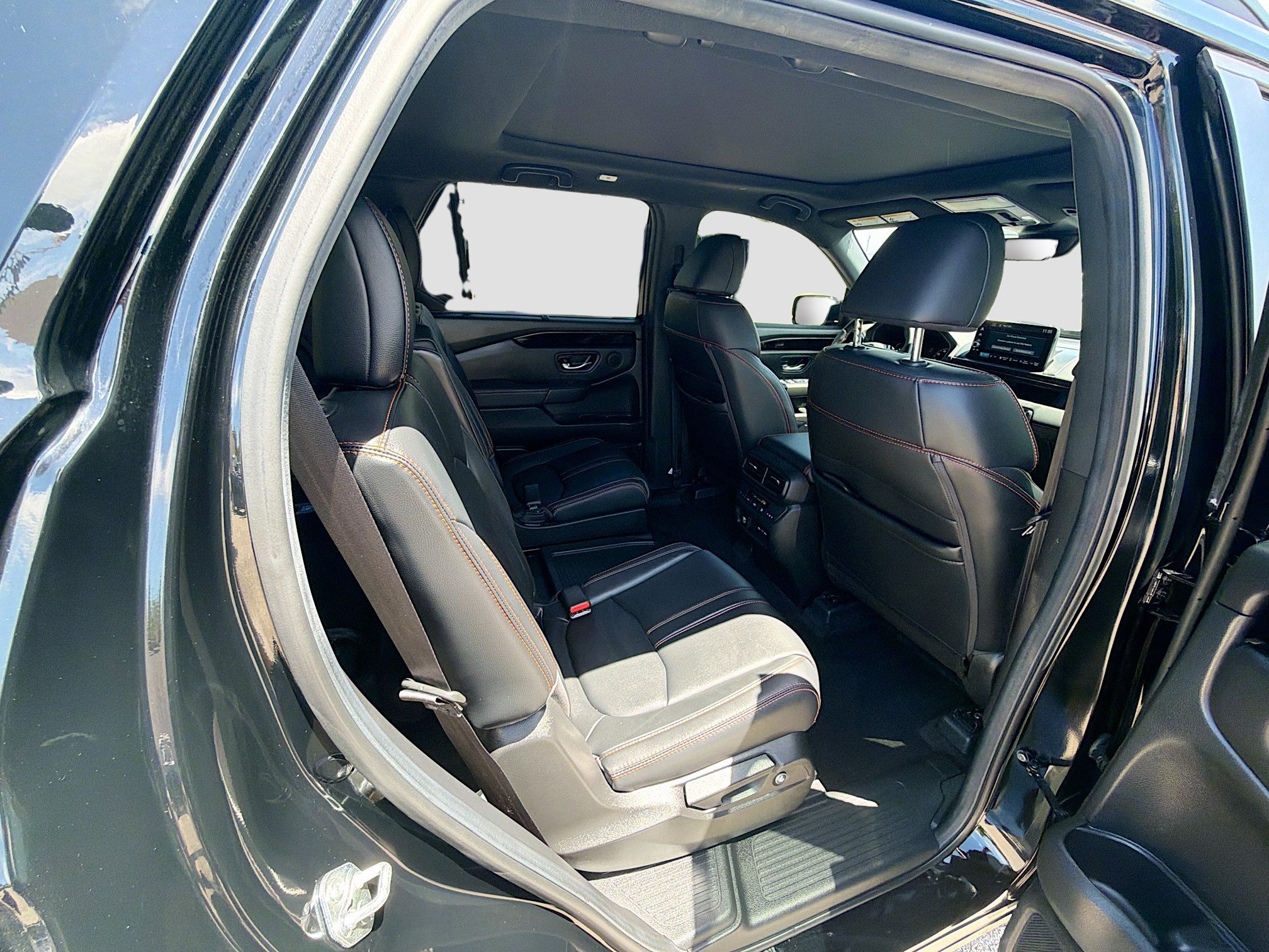 Used 2025 Honda Pilot TrailSport image 28