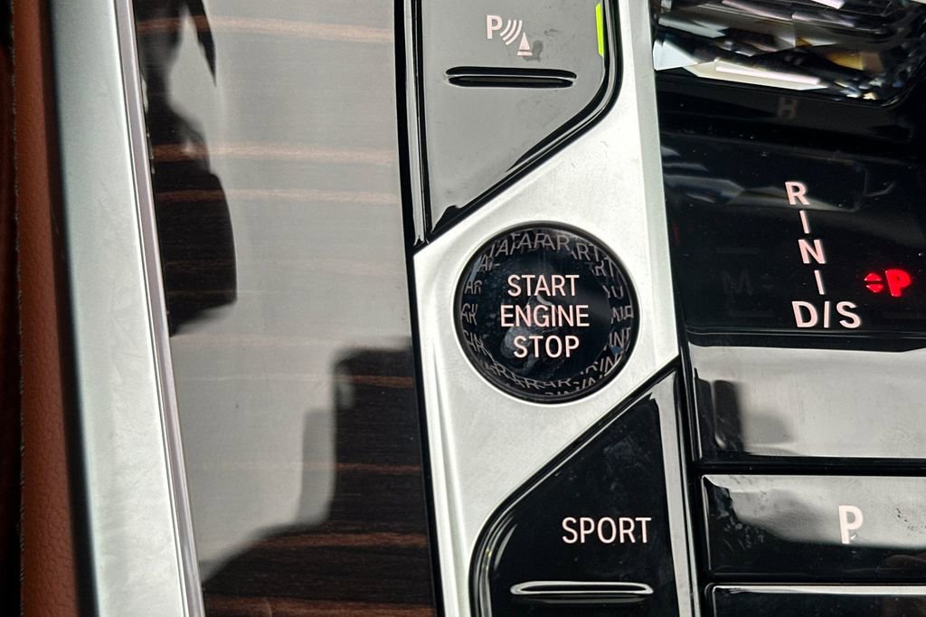 New 2026 BMW X7 M60i image 24