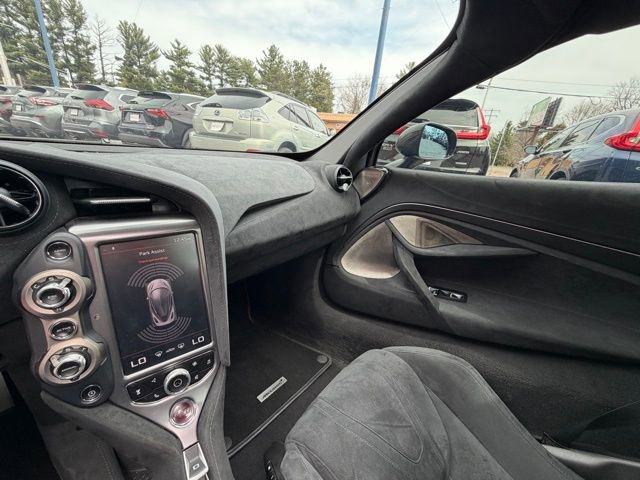 Used 2018 McLaren 720S RWD image 24