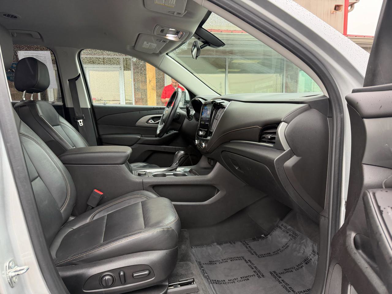 Used 2020 Chevrolet Traverse LT image 27