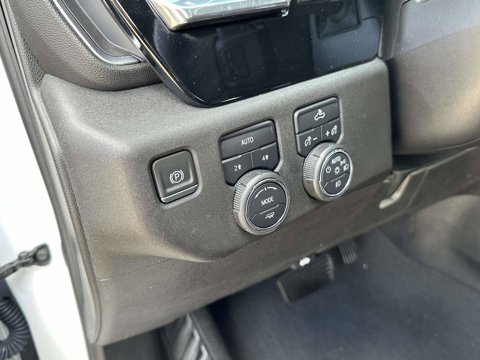 Certified 2023 Chevrolet Silverado 1500 RST w/ Convenience Package II AWD/4WD image 22
