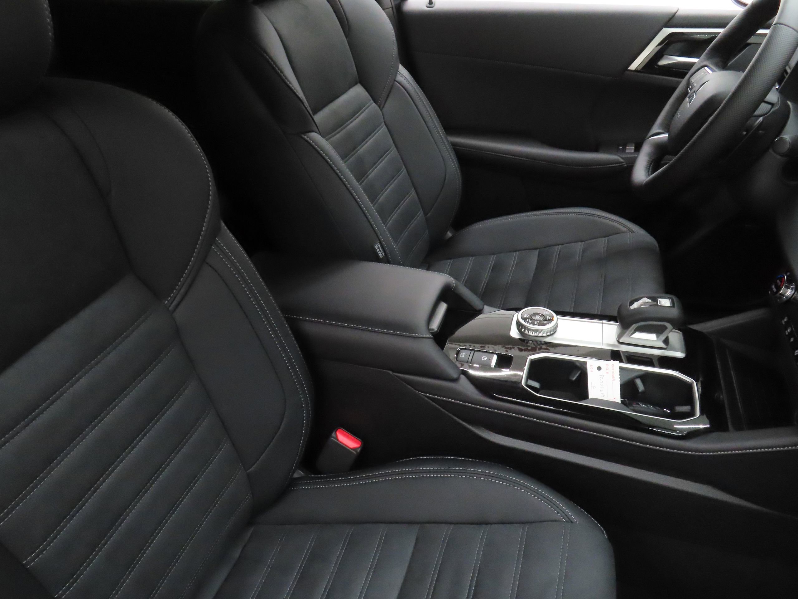 New 2026 Mitsubishi Outlander SE image 25