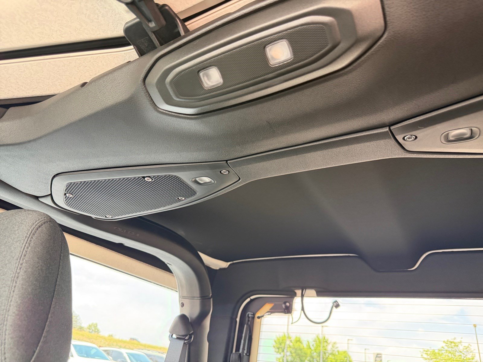 Used 2025 Jeep Wrangler Sport AWD/4WD image 27