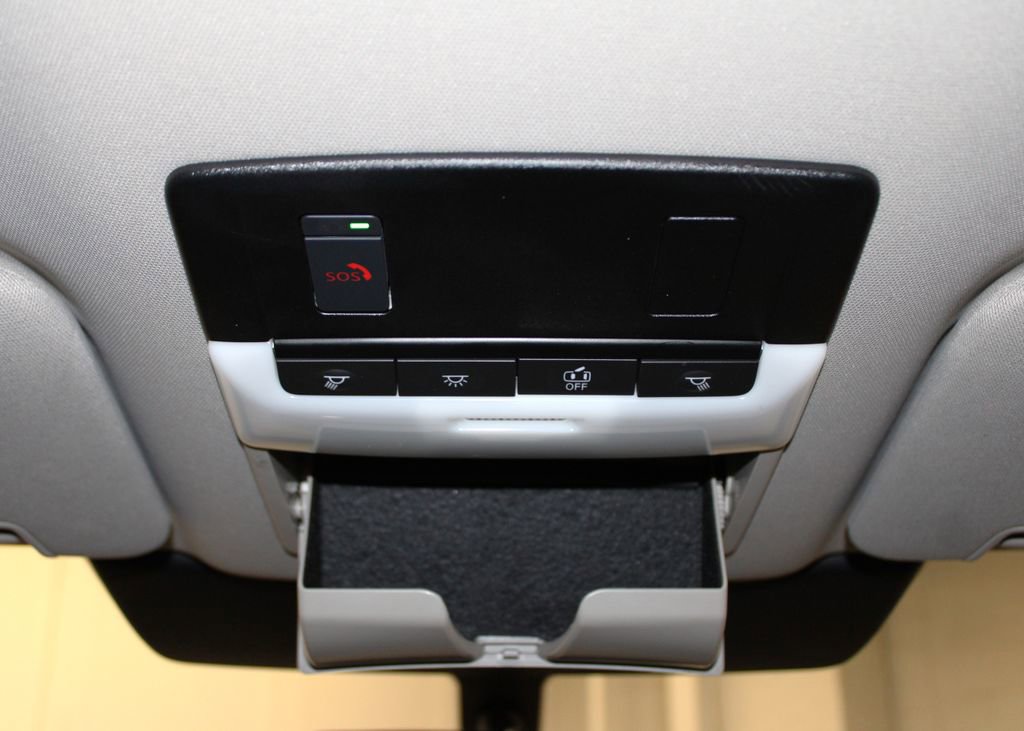 Used 2025 Nissan Pathfinder SV AWD/4WD image 25