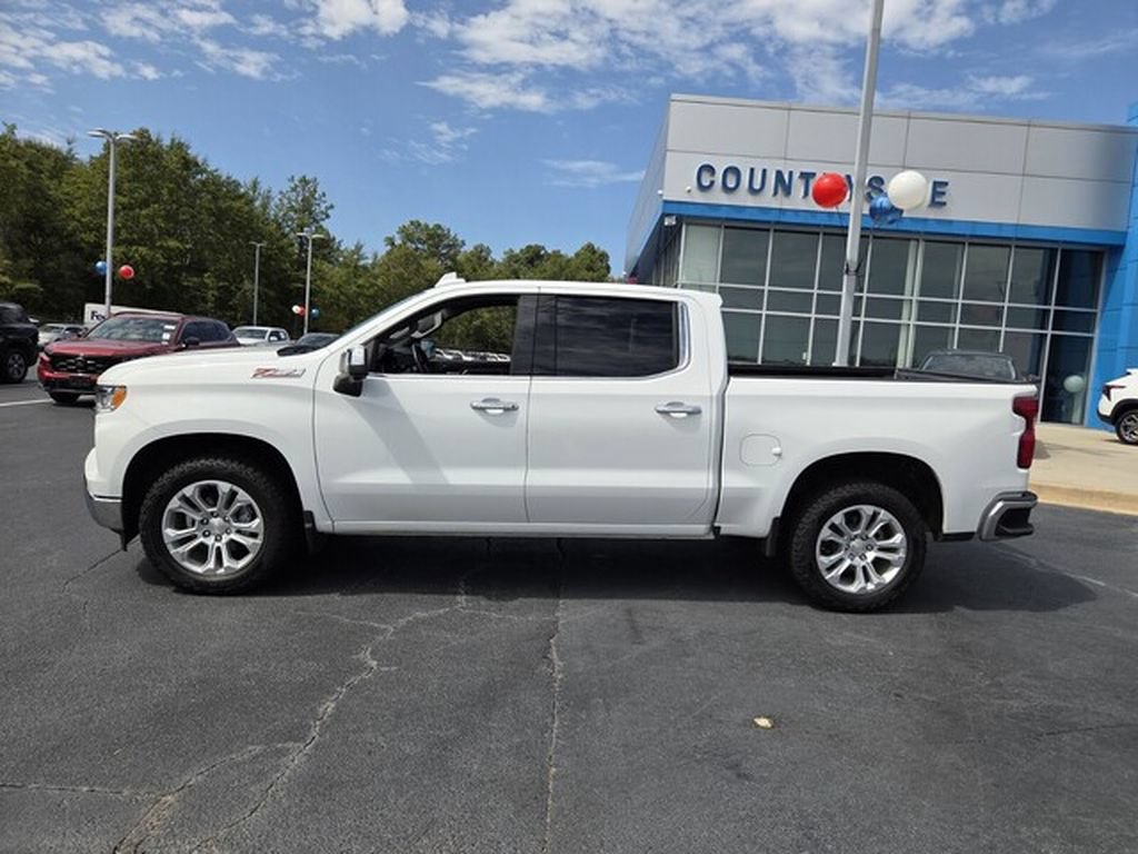 Used 2023 Chevrolet Silverado 1500 LTZ w/ LTZ Convenience Package II AWD/4WD image 2