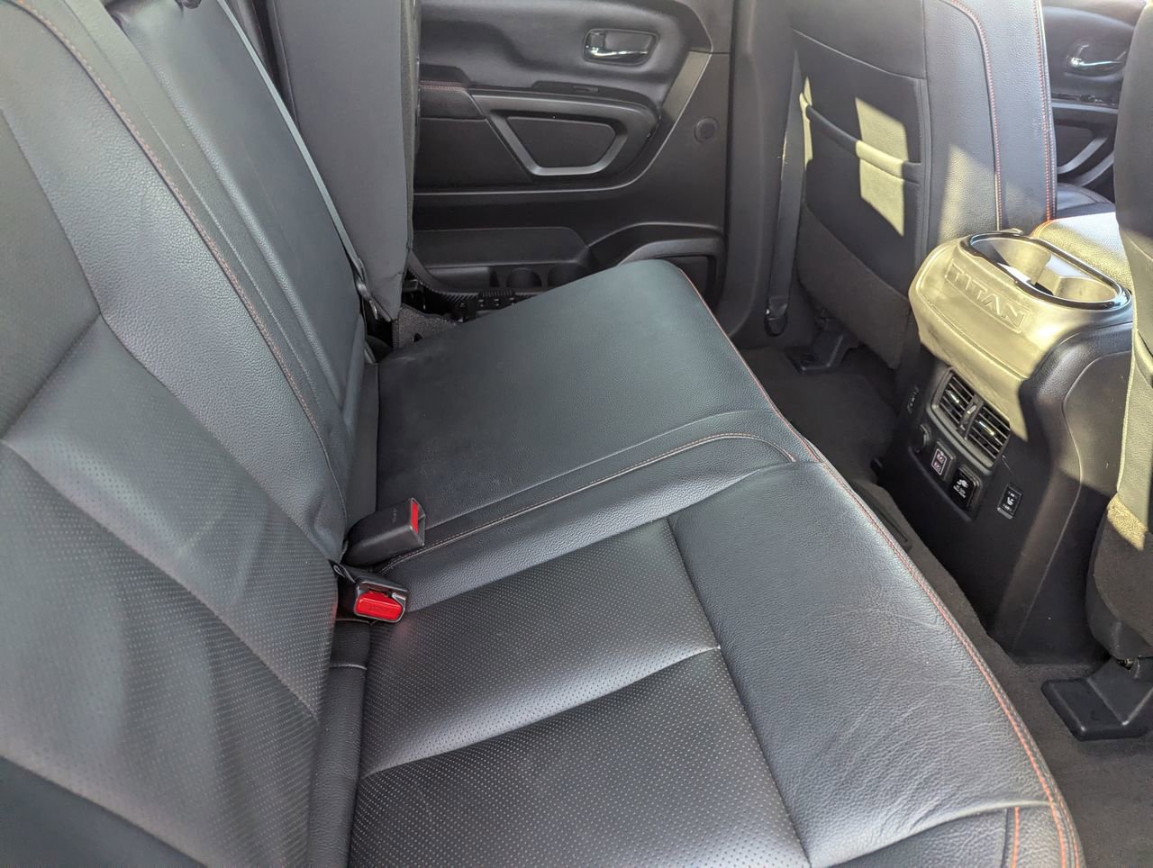 Used 2021 Nissan Titan PRO-4X w/ Pro-4x Convenience Package AWD/4WD image 16