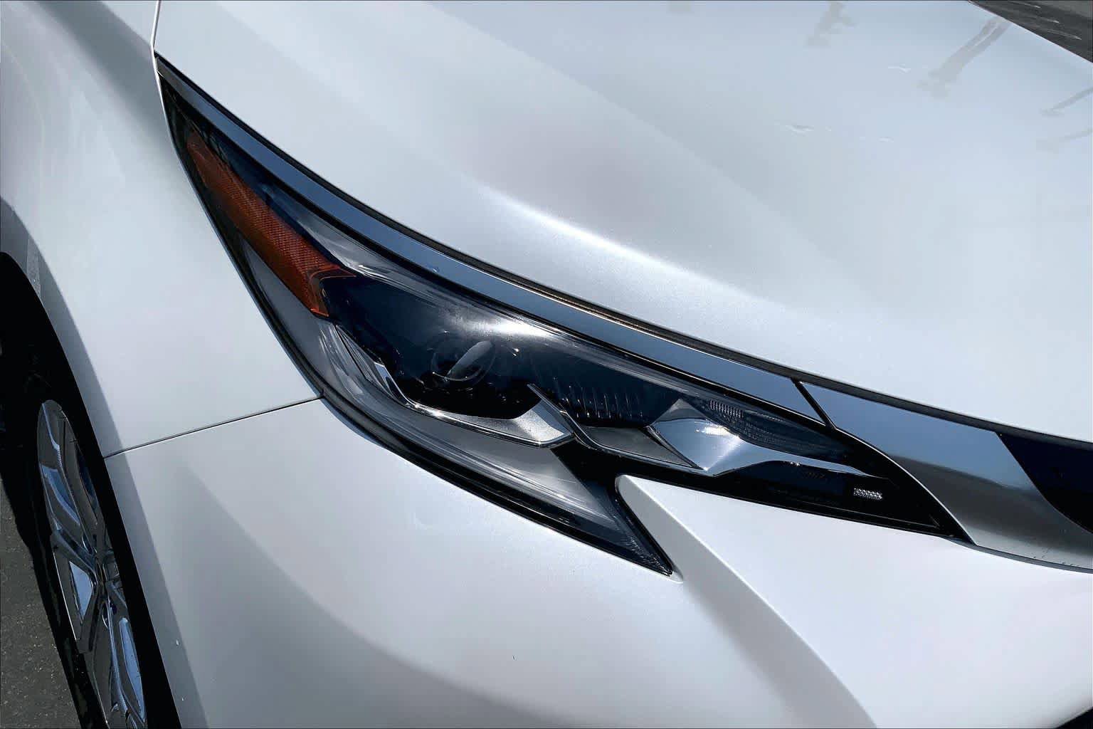 Used 2022 Toyota Sienna Platinum AWD/4WD image 27