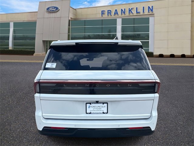 New 2025 Lincoln Navigator Reserve w/ Jet Appearance Package image 6