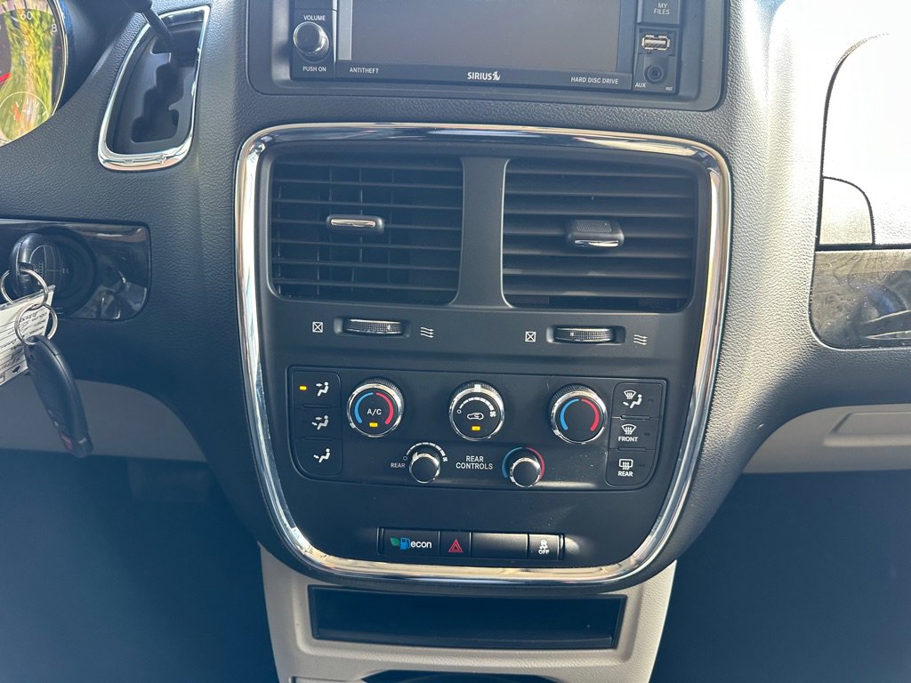 Used 2018 Dodge Grand Caravan SE w/ UConnect Hands-Free Group FWD image 27