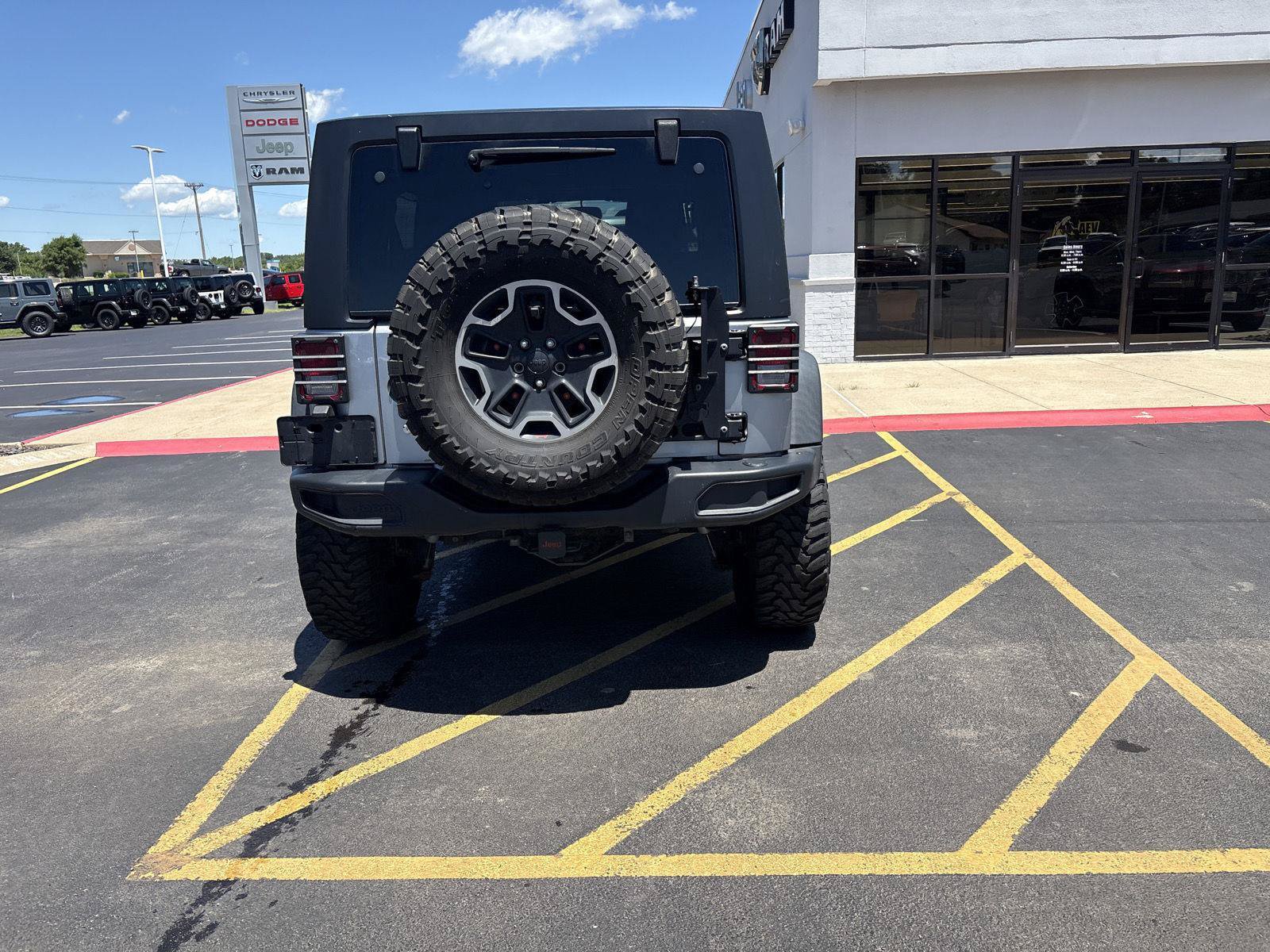 Used 2017 Jeep Wrangler Unlimited Rubicon AWD/4WD image 6