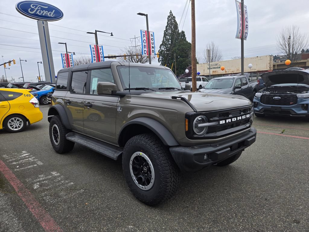 New 2026 Ford Bronco Outer Banks w/ Sasquatch Package AWD/4WD image 3