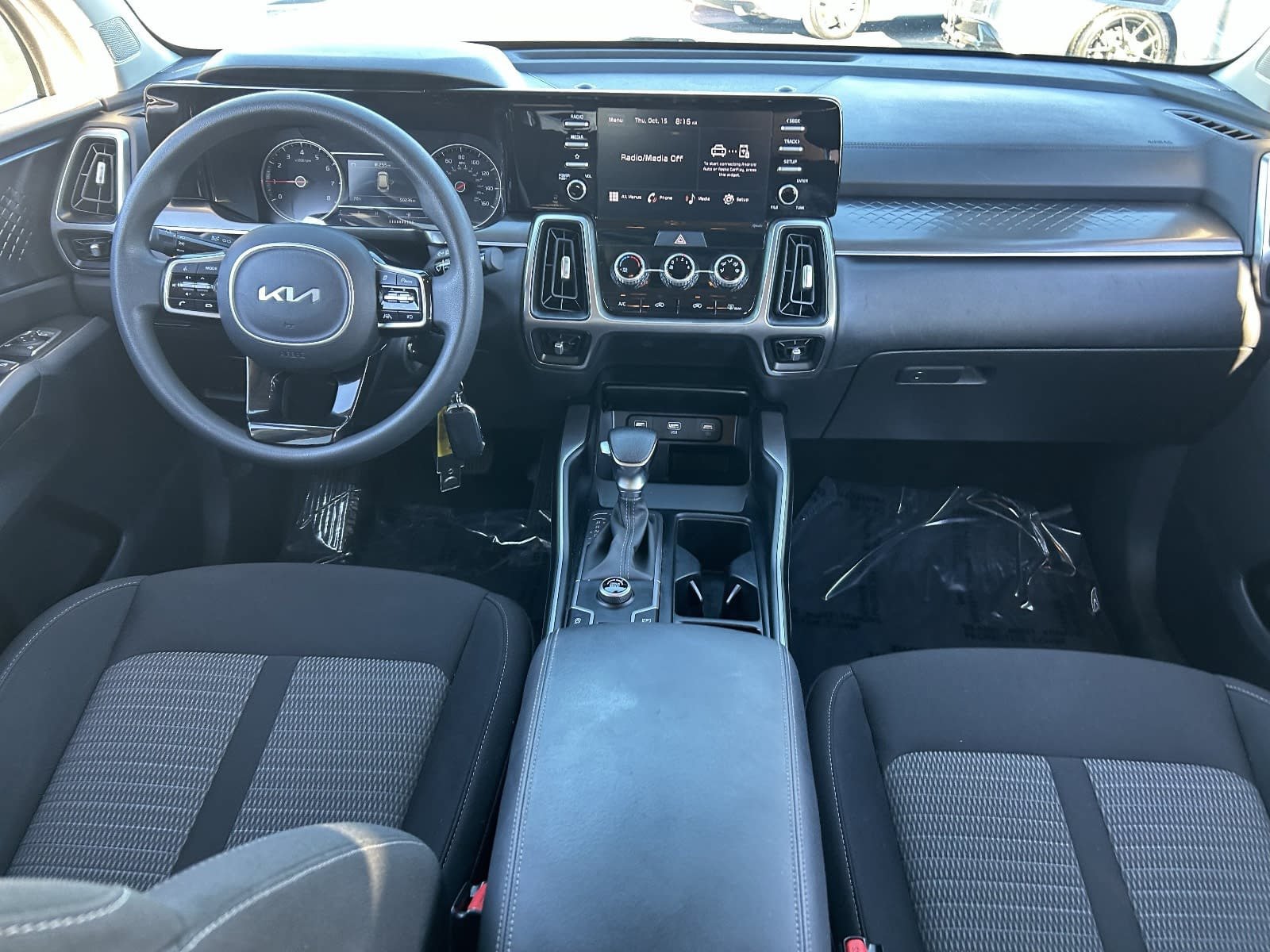 Used 2022 Kia Sorento LX FWD image 17