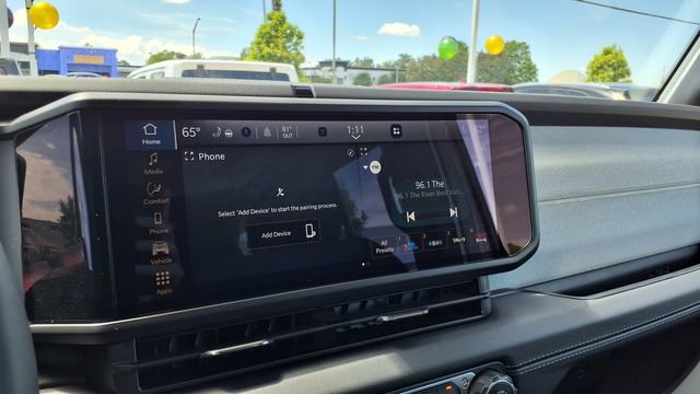 Used 2025 Jeep Wrangler Sahara image 25