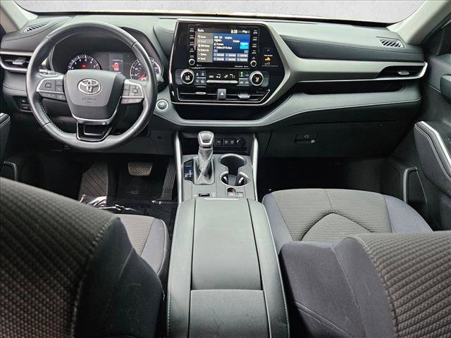 Used 2020 Toyota Highlander LE image 12