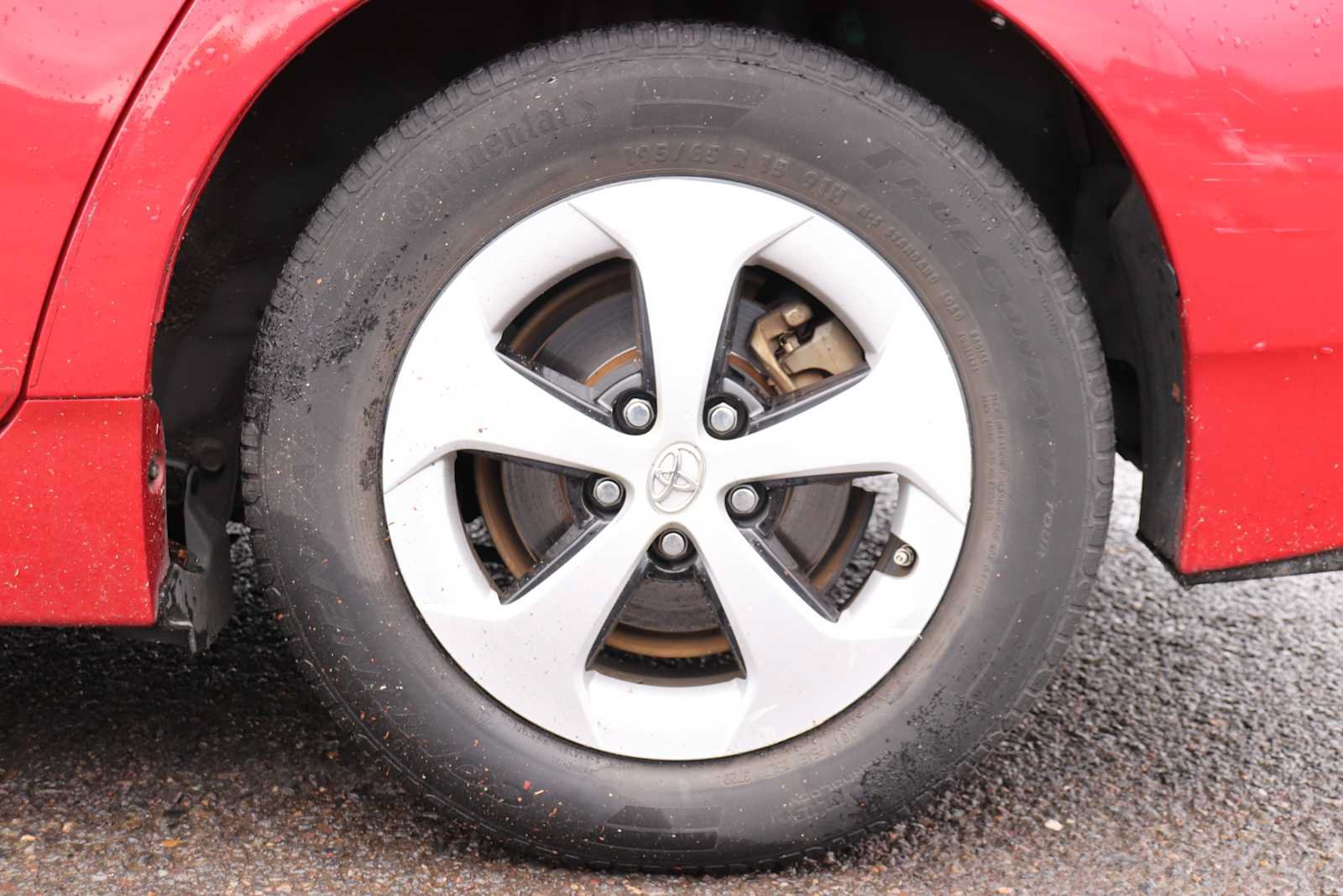 Used 2013 Toyota Prius Three w/ Solar Roof Pkg FWD image 9