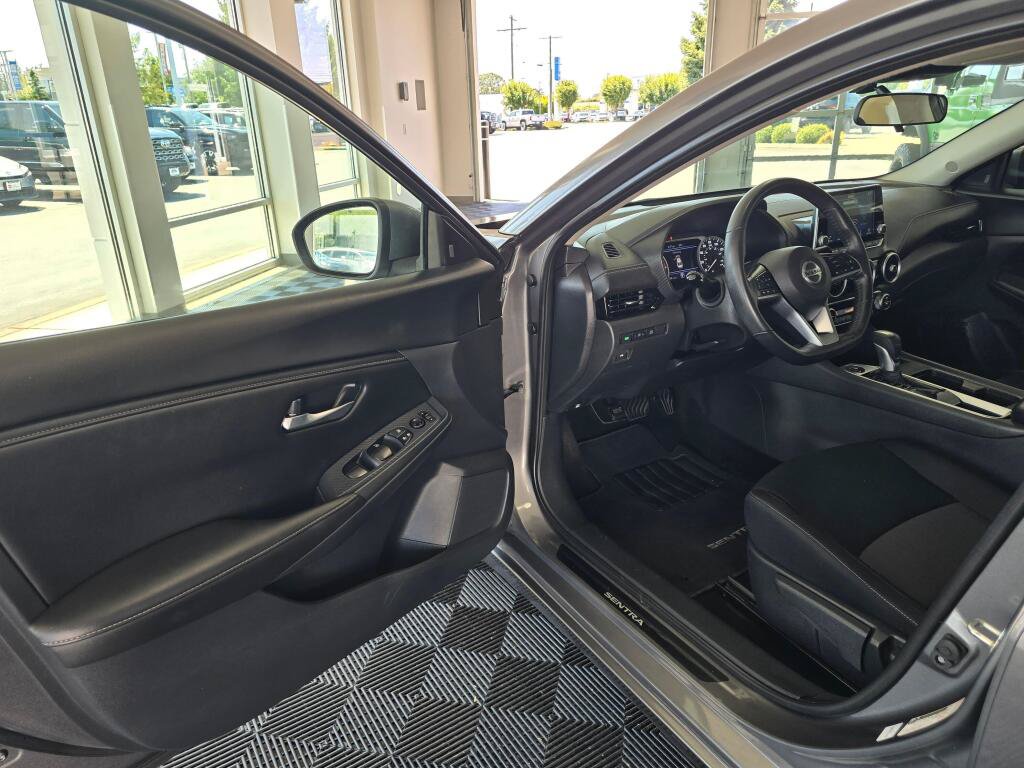 Used 2021 Nissan Sentra SV FWD image 31