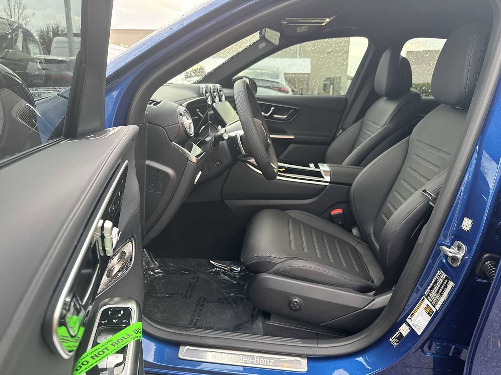 New 2026 Mercedes-Benz GLC 300 image 2