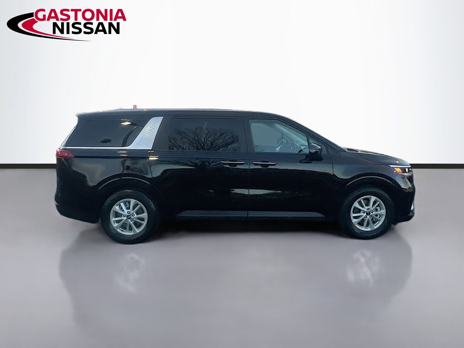 Used 2024 Kia Carnival LX image 10