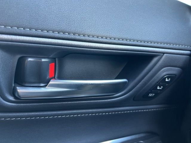 Used 2024 Toyota Venza XLE AWD/4WD image 16