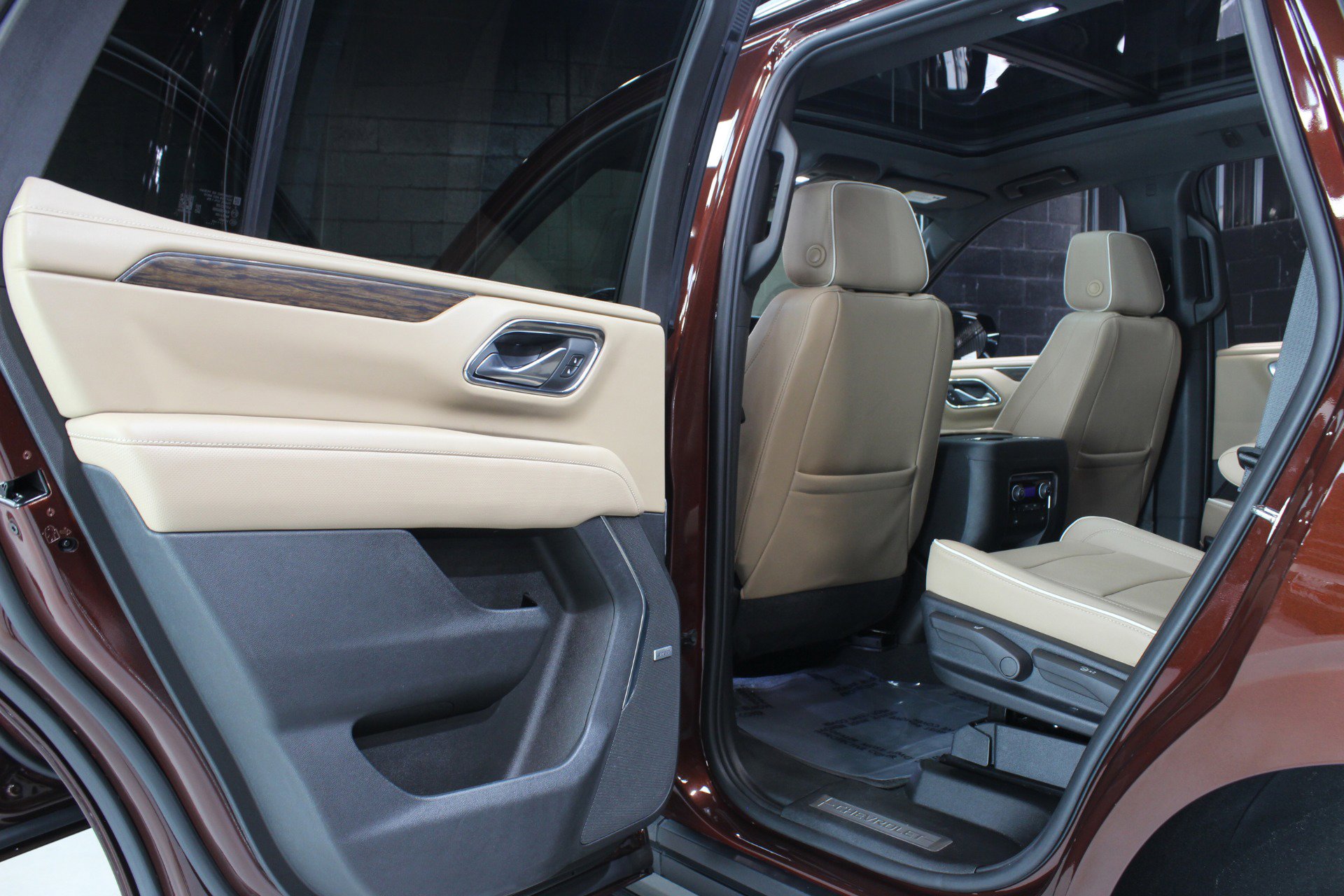 Used 2023 Chevrolet Tahoe Premier RWD image 39