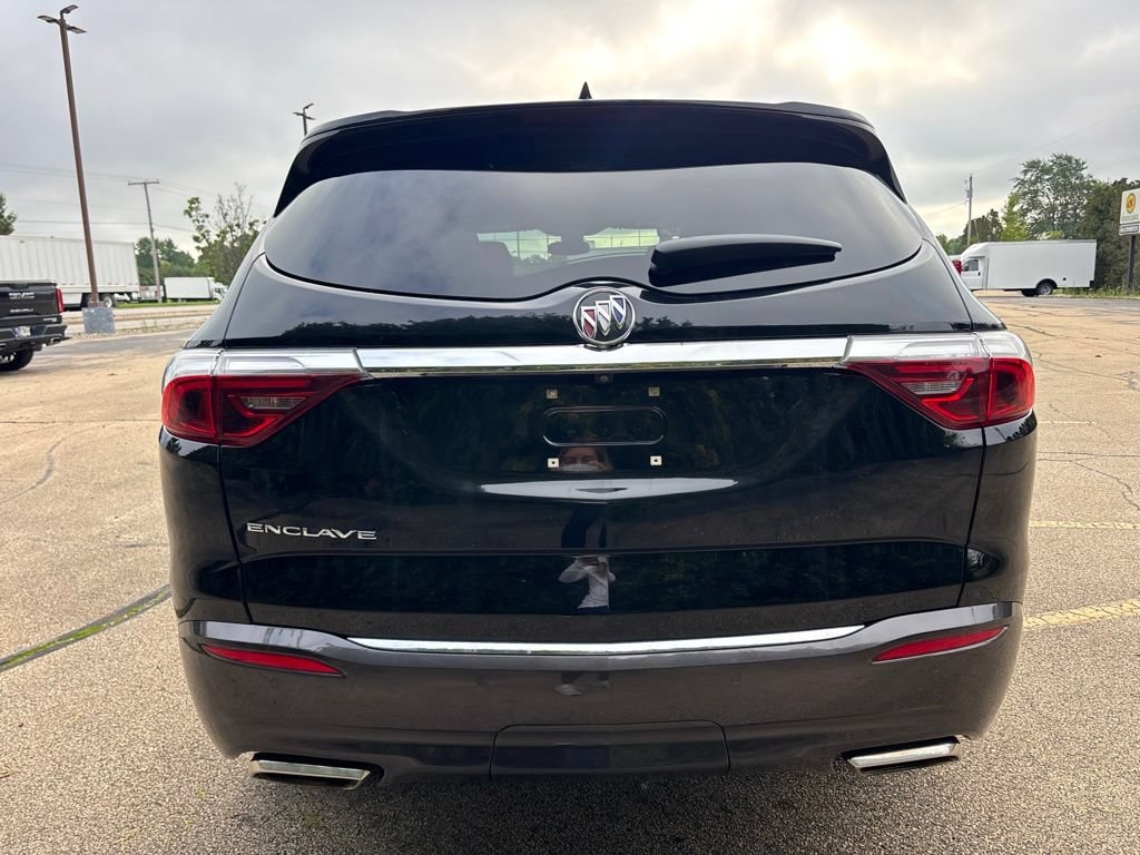 Used 2023 Buick Enclave Essence FWD image 6