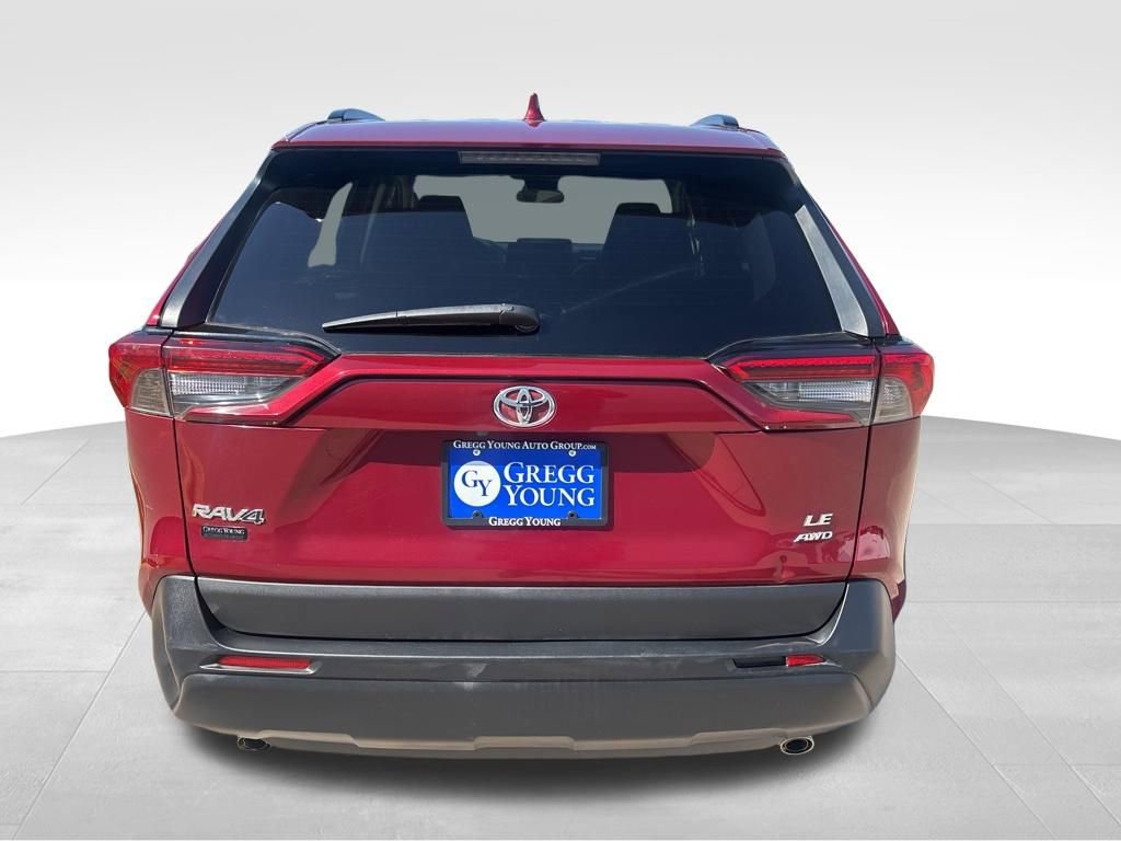 Used 2021 Toyota RAV4 LE AWD/4WD image 8