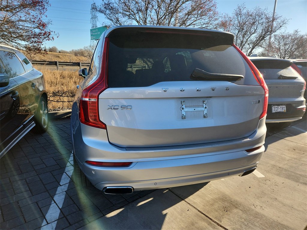 Used 2021 Volvo XC90 T5 Momentum w/ Climate Package image 4