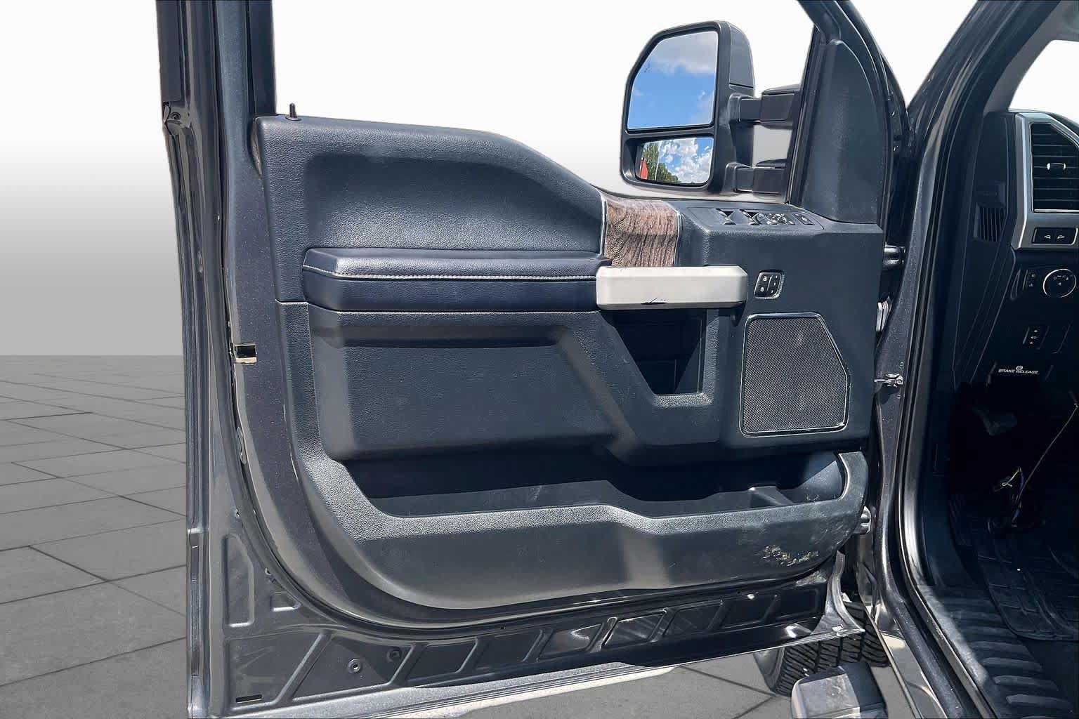 Used 2019 Ford F250 Lariat w/ Lariat Value Package AWD/4WD image 20