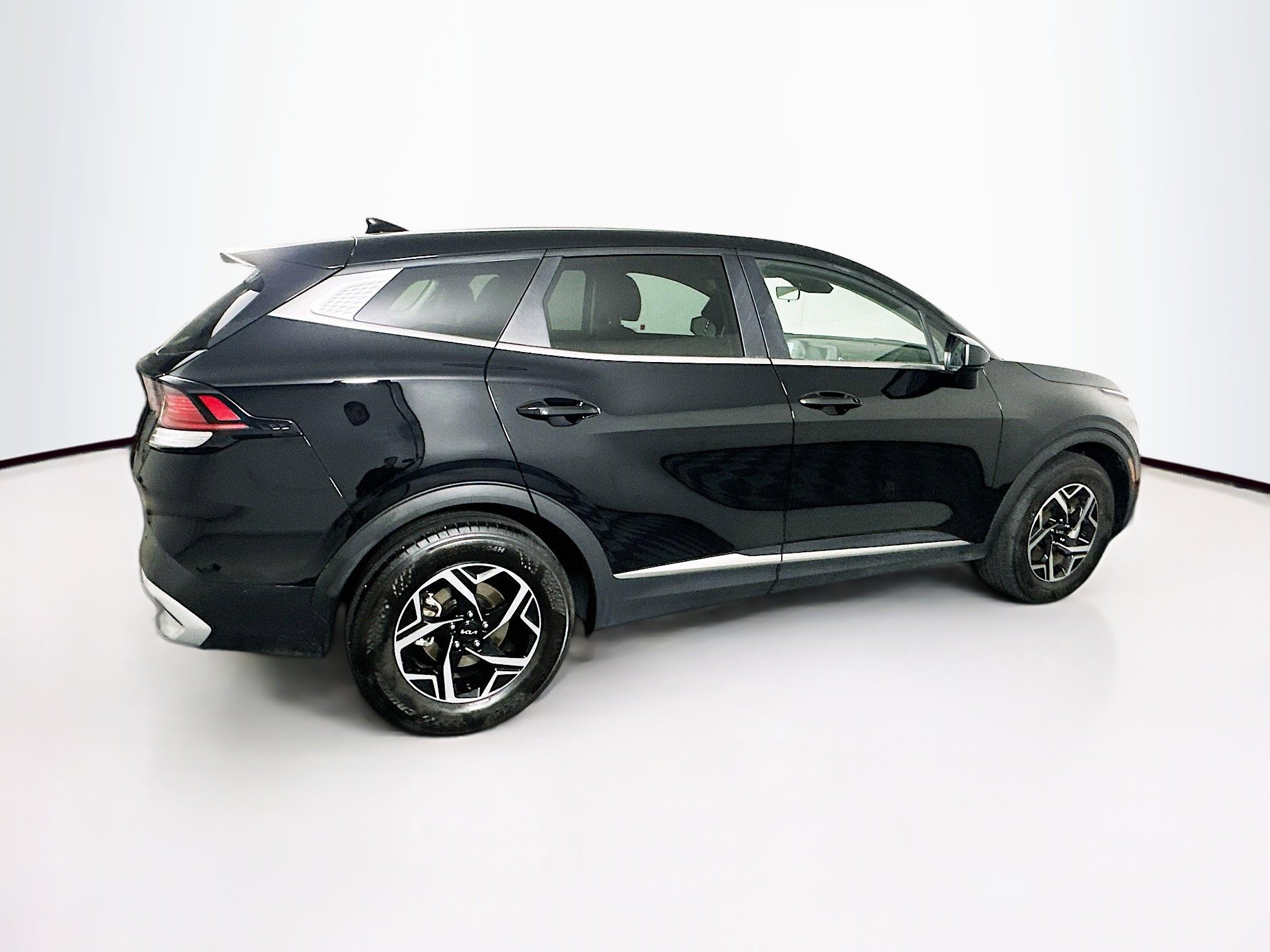 Used 2025 Kia Sportage LX image 10