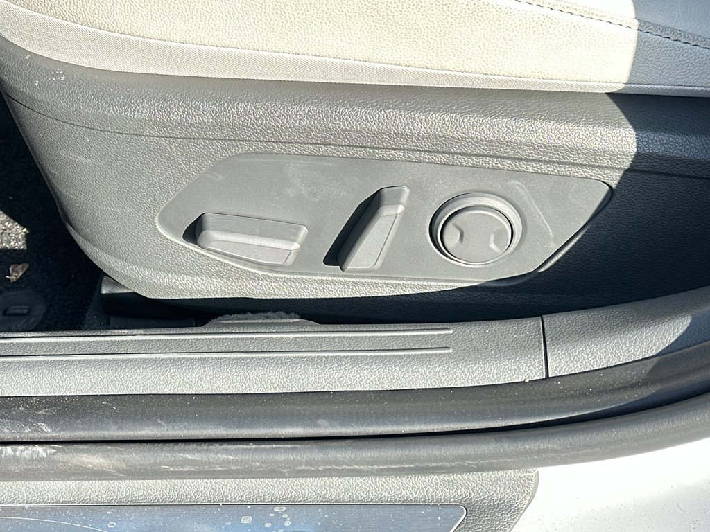 New 2025 Hyundai Sonata Limited FWD image 29