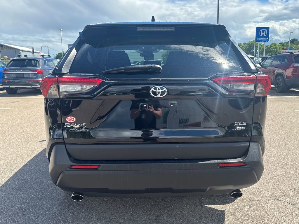 Used 2025 Toyota RAV4 XLE AWD/4WD image 6