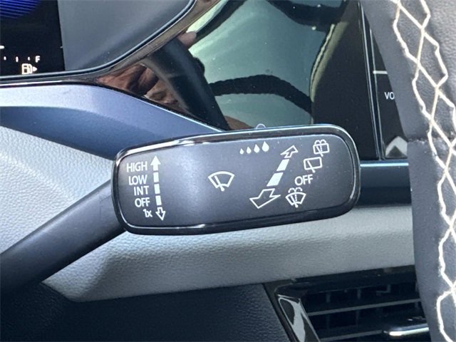 Certified 2022 Volkswagen Taos SE image 25
