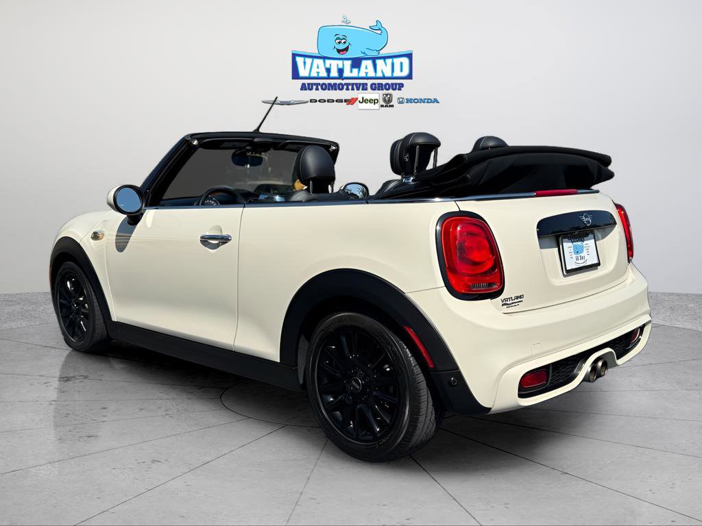 Used 2019 MINI Cooper S w/ Signature Upholstery Package image 3