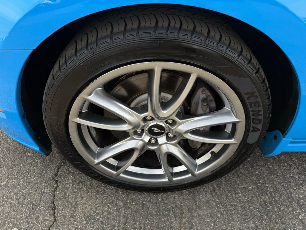Used 2013 Ford Mustang GT Premium w/ Brembo Brake Pkg image 10