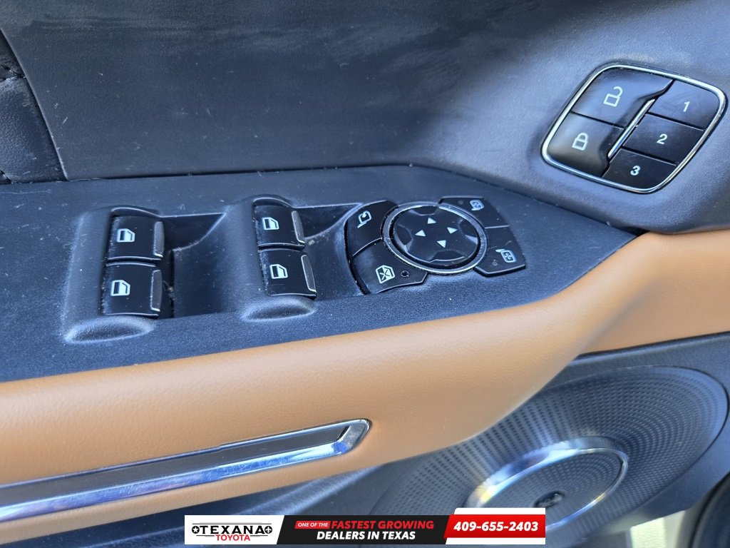 Used 2023 Ford Expedition Platinum image 18